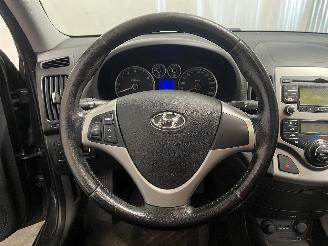 Hyundai I-30 i30 (FD) Hatchback 1.4 CVVT 16V (G4FA) [80kW]  (10-2007/11-2011) picture 18