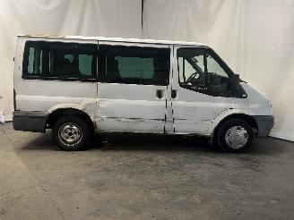 Ford Transit Transit Bus 2.2 TDCi 16V (P8FA(Euro 4)) [63kW]  (04-2006/08-2014) picture 7