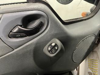 Ford Transit Transit Ch.Cab/Pick-up 2.4 TDCi 16V RWD (JXFC) [85kW]  (04-2006/08-201=
4) picture 17