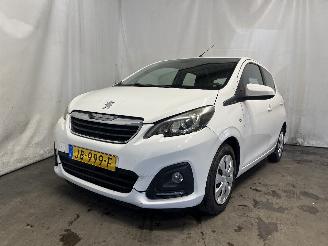 Damaged car Peugeot 108 108 Hatchback 1.0 12V (1KRFE(CFB)) [51kW]  (05-2014/...) 2016/1