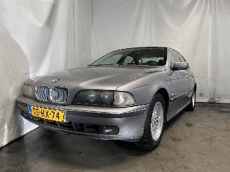 Schadeauto BMW 5-serie 5 serie (E39) Sedan 523i 24V (M52-B25(256S4)) [125kW]  (09-1995/08-200=
0) 1998/7