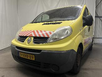 damaged passenger cars Renault Trafic Trafic New (FL) Van 2.0 dCi 16V 90 (M9R-786) [66kW]  (08-2006/06-2014)= 2011/9