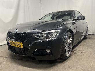 Vaurioauto  passenger cars BMW 3-serie 3 serie (F30) Sedan 330e (B48-B20A) [185kW]  (11-2015/10-2018) 2016/12