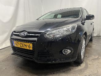 uszkodzony samochody osobowe Ford Focus Focus 3 Wagon Combi 1.0 Ti-VCT EcoBoost 12V 100 (M2DA(Euro 5)) [74kW] =
 (02-2012/05-2018) 2013/3