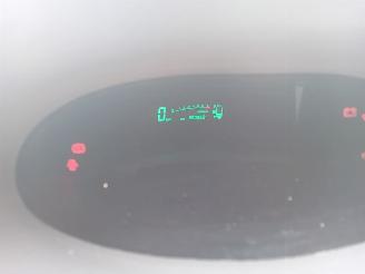 Toyota Yaris Yaris (P1) Hatchback 1.3 16V VVT-i (2SZFE) [63kW]  (08-1999/11-2005) picture 2