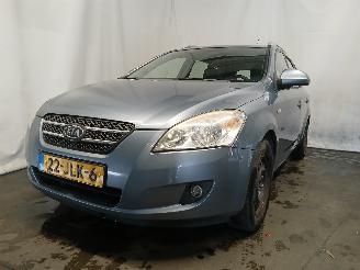 Coche accidentado Kia Cee d Cee'd Sporty Wagon (EDF) Combi 1.4 16V (G4FA) [80kW]  (09-2007/12-2012=
) 2009/7