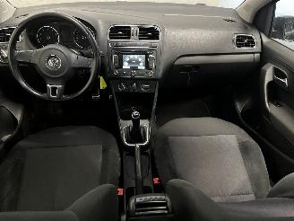 Volkswagen Polo Polo V (6R) Hatchback 1.4 16V (CLPA) [63kW]  (03-2009/05-2014) picture 16