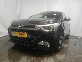 krockskadad bil auto Hyundai I-20 i20 (GBB) Hatchback 1.0 T-GDI 100 12V (G3LC) [74kW]  (01-2016/08-2020)= 2017/11