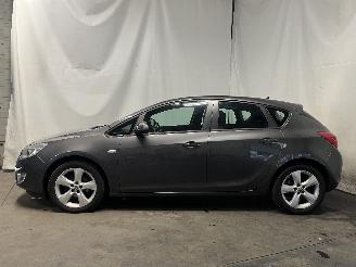 Opel Astra Astra J (PC6/PD6/PE6/PF6) Hatchback 5-drs 1.6 16V (A16XER(Euro 5)) [85=
kW]  (12-2009/10-2015) picture 4