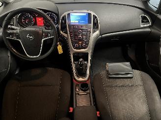 Opel Astra Astra J (PC6/PD6/PE6/PF6) Hatchback 5-drs 1.6 16V (A16XER(Euro 5)) [85=
kW]  (12-2009/10-2015) picture 11