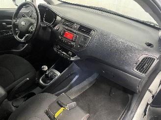 Kia Rio Rio III (UB) Hatchback 1.2 CVVT 16V (G4LA5) [63kW]  (09-2011/12-2017) picture 10