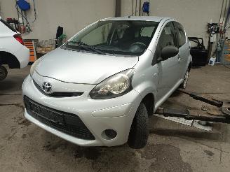 Coche siniestrado Toyota Aygo Aygo (B10) Hatchback 1.0 12V VVT-i (1KR-FE) [50kW]  (07-2005/05-2014) 2013/8
