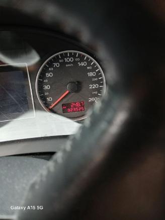 Audi A4 A4 (B7) Sedan 2.0 20V (ALT) [96kW]  (11-2004/06-2008) picture 2