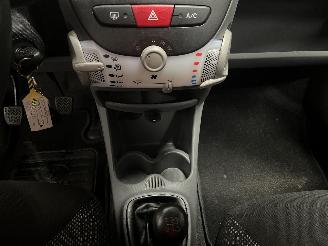 Toyota Aygo Aygo (B10) Hatchback 1.0 12V VVT-i (1KR-FE) [50kW]  (07-2005/05-2014) picture 22