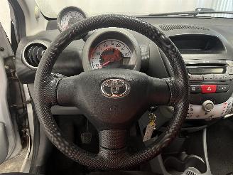 Toyota Aygo Aygo (B10) Hatchback 1.0 12V VVT-i (1KR-FE) [50kW]  (07-2005/05-2014) picture 23