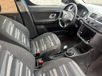 Skoda Roomster Roomster (5J) MPV 1.4 16V (BXW) [63kW]  (09-2006/05-2015) picture 7