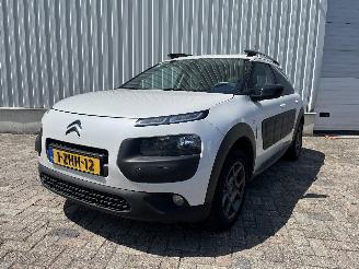 Damaged car Citroën C4 C4 Cactus (0B/0P) Hatchback 5-drs 1.2 PureTech 82 12V (EB2F(HMZ)) [60k=
W]  (09-2014/...) 2015/1