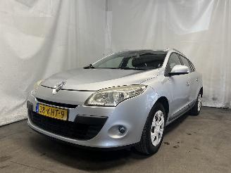 Unfallwagen Renault Mégane Megane III Grandtour (KZ) Combi 5-drs 1.6 16V (K4M-848(K4M-P8)) [74kW]=
  (05-2009/02-2016) 2009/11
