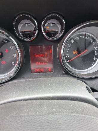 Opel Astra Astra J Sports Tourer (PD8/PE8/PF8) Combi 1.4 Turbo 16V (A14NET(Euro 5=
)) [103kW]  (10-2010/10-2015) picture 2