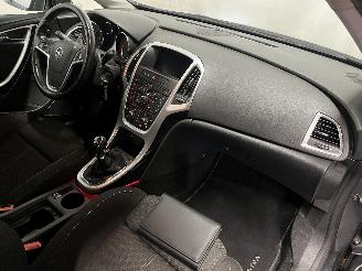 Opel Astra Astra J Sports Tourer (PD8/PE8/PF8) Combi 1.4 Turbo 16V (A14NET(Euro 5=
)) [103kW]  (10-2010/10-2015) picture 8