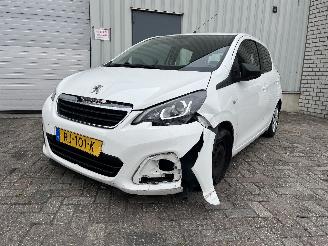 damaged passenger cars Peugeot 108 108 Hatchback 1.0 12V (1KRFE(CFB)) [51kW]  (05-2014/...) 2017/11