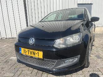 uszkodzony samochody osobowe Volkswagen Polo Polo V (6R) Hatchback 1.2 TDI 12V BlueMotion (CFWA(Euro 5)) [55kW]  (1=
0-2009/05-2014) 2012/4