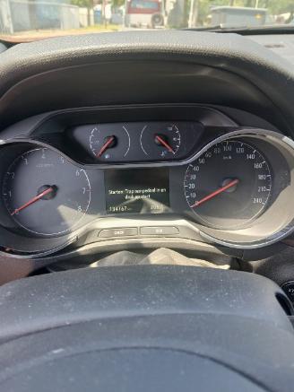 Opel Crossland Crossland (X) SUV 1.2 Turbo 12V (F12XHL(EB2ADTD)) [81kW]  (03-2017/...=
) picture 2