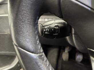 Peugeot 2008 2008 (CU) MPV 1.2 Vti 12V PureTech 82 (EB2F(HMZ)) [60kW]  (03-2013/12-=
2018) picture 18