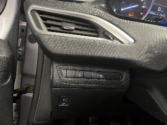 Peugeot 2008 2008 (CU) MPV 1.2 Vti 12V PureTech 82 (EB2F(HMZ)) [60kW]  (03-2013/12-=
2018) picture 17