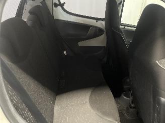 Peugeot 107 107 Hatchback 1.0 12V (384F(1KR)) [50kW]  (06-2005/05-2014) picture 12