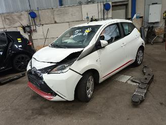 Toyota Aygo Aygo (B40) Hatchback 1.0 12V VVT-i (1KR-FE) [51kW]  (05-2014/06-2018) picture 1