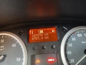 Opel Vivaro Vivaro Van 2.0 CDTI (M9R-786) [84kW]  (08-2006/07-2014) picture 2