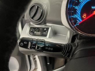 Chevrolet Spark Spark (M300) Hatchback 1.2 16V (LMU) [60kW]  (03-2010/12-2015) picture 22
