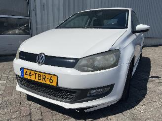 Vaurioauto  passenger cars Volkswagen Polo Polo V (6R) Hatchback 1.2 TDI 12V BlueMotion (CFWA(Euro 5)) [55kW]  (1=
0-2009/05-2014) 2012/1