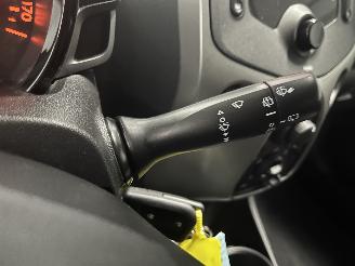 Peugeot 108 108 Hatchback 1.0 12V (1KRFE(CFB)) [51kW]  (05-2014/...) picture 21