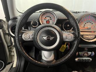 Mini Clubman Clubman (R55) Combi 1.4 16V One (N12-B14A) [70kW]  (03-2009/02-2010) picture 15
