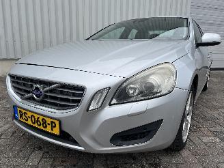 Unfallwagen Volvo S-60 S60 II (FS) Sedan 2.0 D3 20V (D5204T2) [120kW]  (04-2010/12-2014) 2010/12
