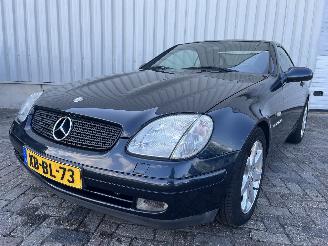Vaurioauto  passenger cars Mercedes SLK SLK (R170) Cabrio 2.3 230 K 16V (M111.973) [142kW]  (09-1996/03-2000) 1998/9