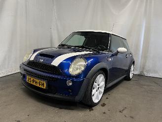 Unfallwagen Mini Mini Mini (R50/53) Hatchback 1.6 16V Cooper S (W11-B16A) [120kW]  (03-2002/=
09-2006) 2004/6