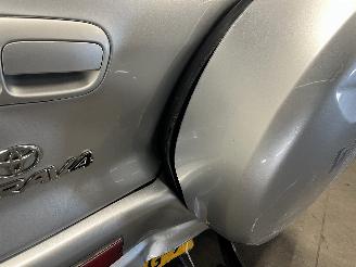 Toyota Rav-4 RAV4 (A2) Terreinwagen 1.8 16V VVT-i 4x2 (1ZZFE) [92kW]  (08-2000/11-2=
005) picture 18