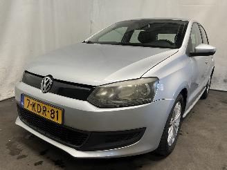 Voiture accidenté Volkswagen Polo Polo V (6R) Hatchback 1.2 TDI 12V BlueMotion (CFWA(Euro 5)) [55kW]  (1=
0-2009/05-2014) 2011/6
