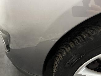 Renault Mégane Megane III Grandtour (KZ) Combi 5-drs 1.5 dCi 110 (K9K-656(K9K-G6)) [8=
1kW]  (02-2009/04-2016) picture 10