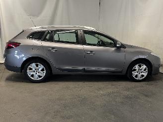 Renault Mégane Megane III Grandtour (KZ) Combi 5-drs 1.5 dCi 110 (K9K-656(K9K-G6)) [8=
1kW]  (02-2009/04-2016) picture 7