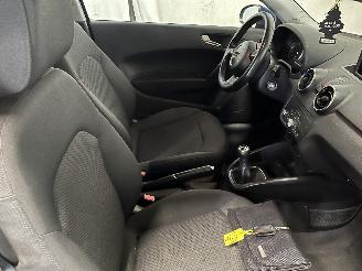 Audi A1 A1 (8X1/8XK) Hatchback 3-drs 1.2 TFSI (CBZA) [63kW]  (05-2010/04-2015)= picture 14