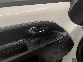 Volkswagen Up! Up! (121) Hatchback 1.0 12V 75 (CHYB) [55kW]  (08-2011/11-2019) picture 17