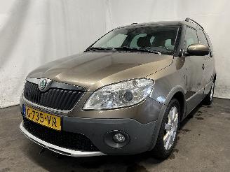 Vaurioauto  passenger cars Skoda Roomster Roomster (5J) MPV 1.2 TSI (CBZA) [63kW]  (03-2010/05-2015) 2012/10