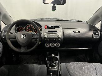 Honda Jazz Jazz (GD/GE2/GE3) Hatchback 1.2 i-DSi (L12A4) [57kW]  (03-2002/07-2008=
) picture 25