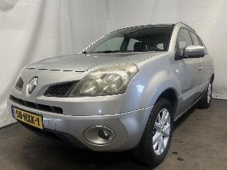 krockskadad bil auto Renault Koleos Koleos I SUV 2.5 16V (2TR-702) [126kW]  (09-2008/06-2017) 2009/3
