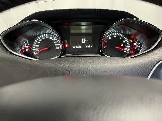 Peugeot 308 308 SW (L4/L9/LC/LJ/LR) Combi 5-drs 1.2 12V e-THP PureTech 110 (EB2DT(=
HNZ)) [81kW]  (03-2014/12-2021) picture 21