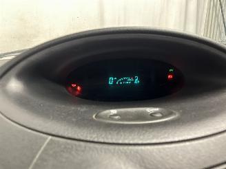 Toyota Yaris Yaris (P1) Hatchback 1.3 16V VVT-i (2SZFE) [64kW]  (04-2002/09-2005) picture 22